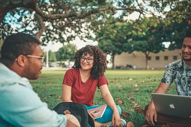 Comment la Critique Culturelle Évolue avec les Réseaux Sociaux